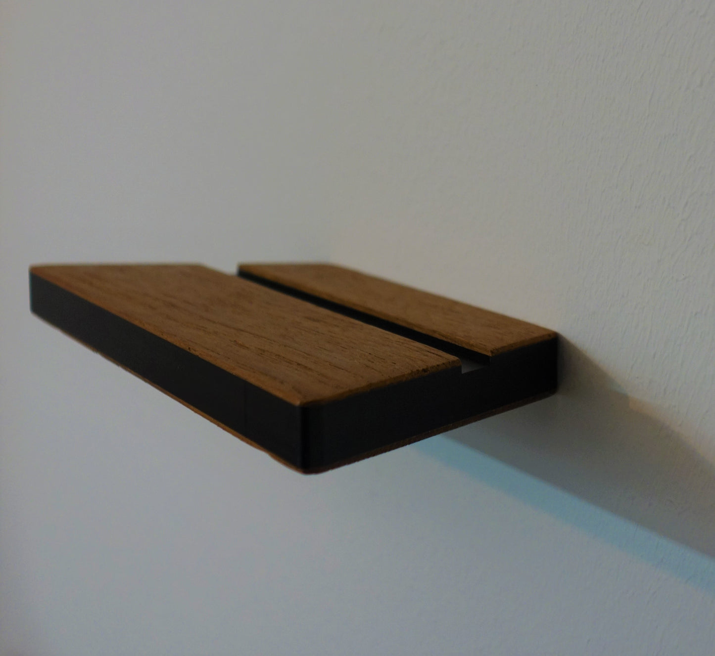 Schallplattenhalter aus Teak-Holz und HPL für die Wand | Wandhalter für alle Vinyl-Platten, minimalistisch, recycle